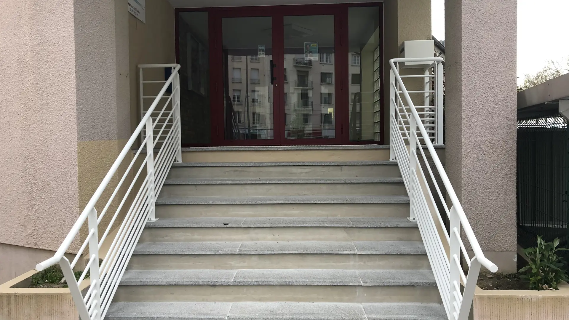 Réhabilitation d'un escalier en granit - Gare de Caen