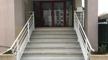 Réhabilitation d'un escalier en granit - Gare de Caen