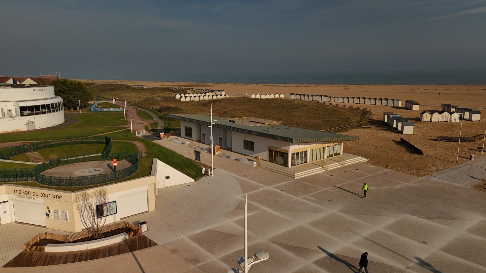 Bâtiment esplanade LOFI - Ouistreham Bâtiment esplanade LOFI - Ouistreham